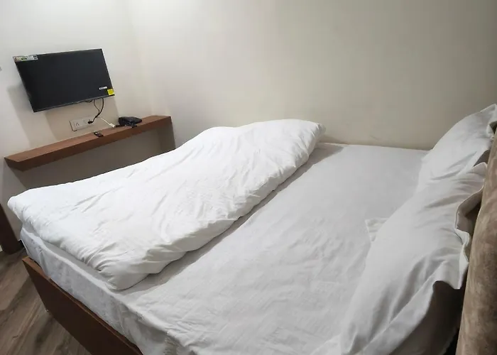 Hotel Shiv Aarambh